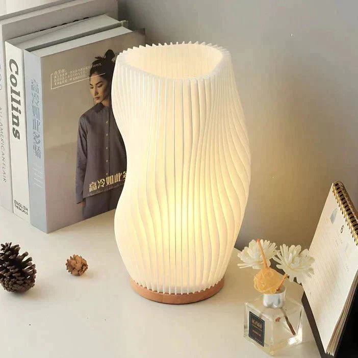 Incandia Wellenförmige Tischlampe