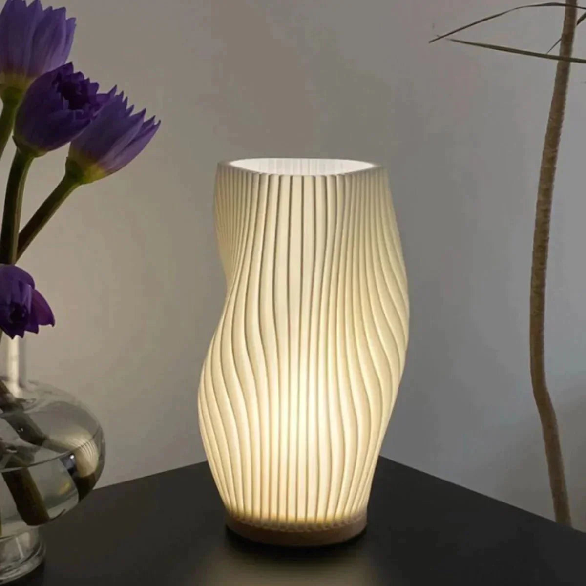 Incandia Wellenförmige Tischlampe